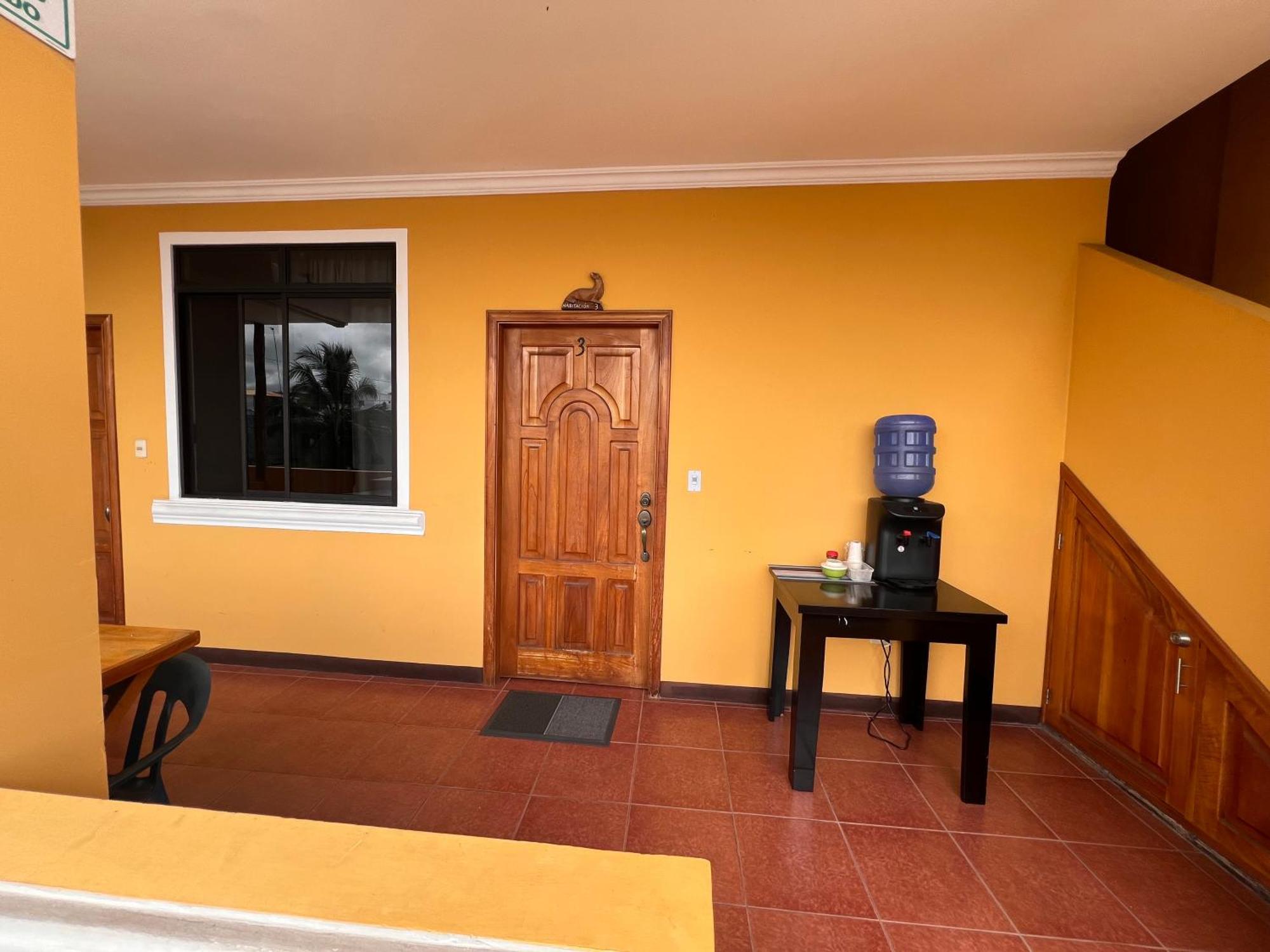 Hostal Casa Cascada Puerto Ayora  Exterior foto