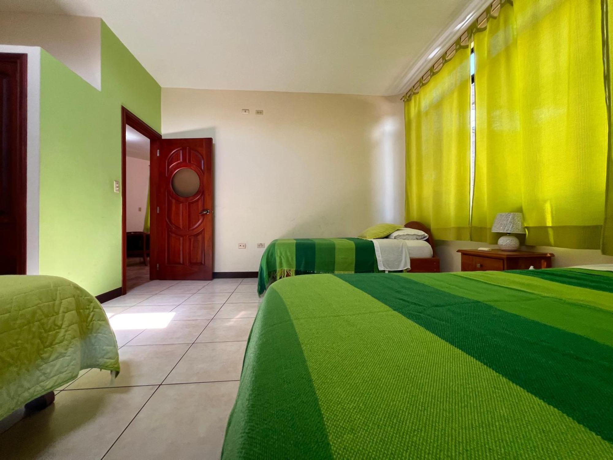 Hostal Casa Cascada Puerto Ayora  Exterior foto