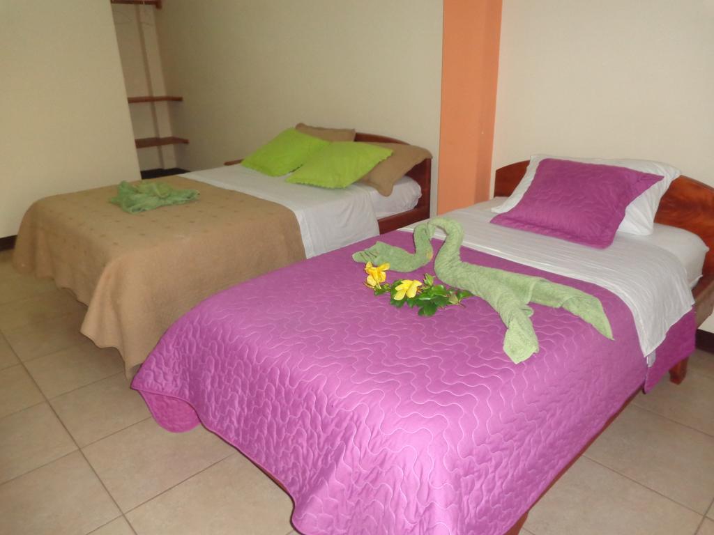 Hostal Casa Cascada Puerto Ayora  Exterior foto